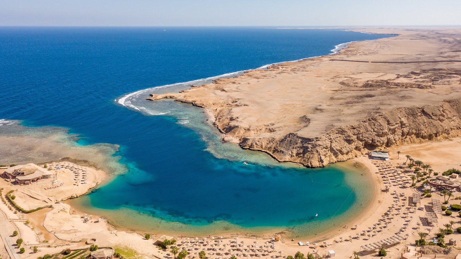 Египет море фото. Райский остров Египет Шарм-Эль-Шейх. Красное море Хургада Макади. Шарм-Эль-Шейх с высоты. Шарм-Эль-Шейх вид сверху.